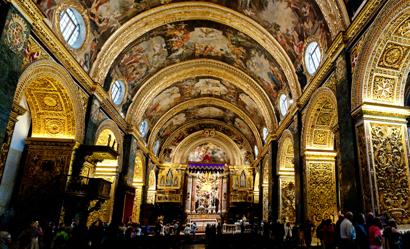 バレッタの中央部にある大聖堂